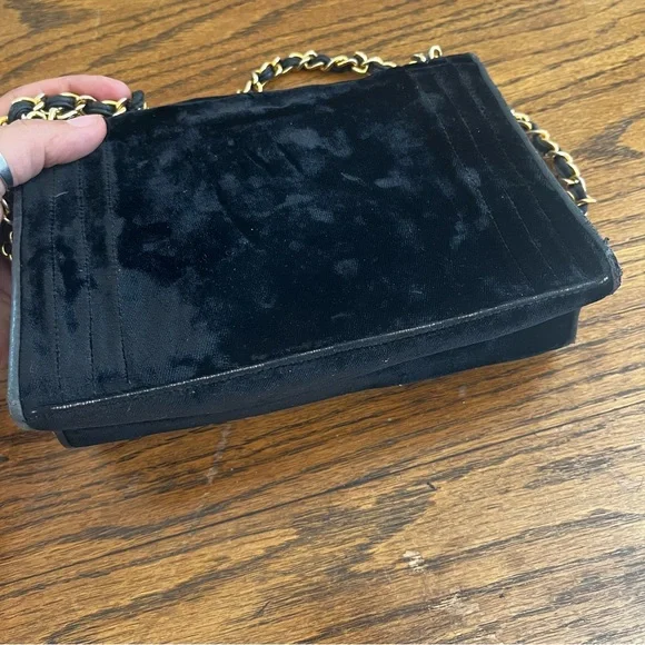 Rare Vintage Chanel Black Velvet Lambskin Chain Single Flap Shoulder Bag - Picture 8 of 16